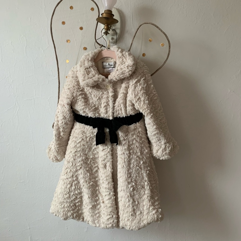 American Widgeon  size 5 crem furry coat
